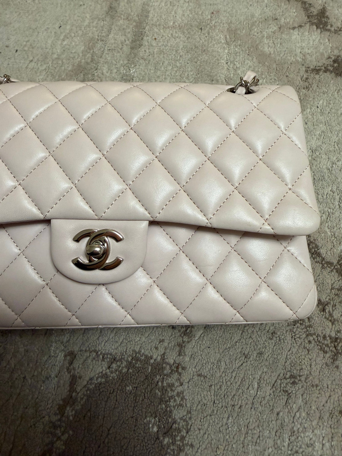 Classic Flap Medium — Rose Pâle Caviar, Silver Hardware — view 5