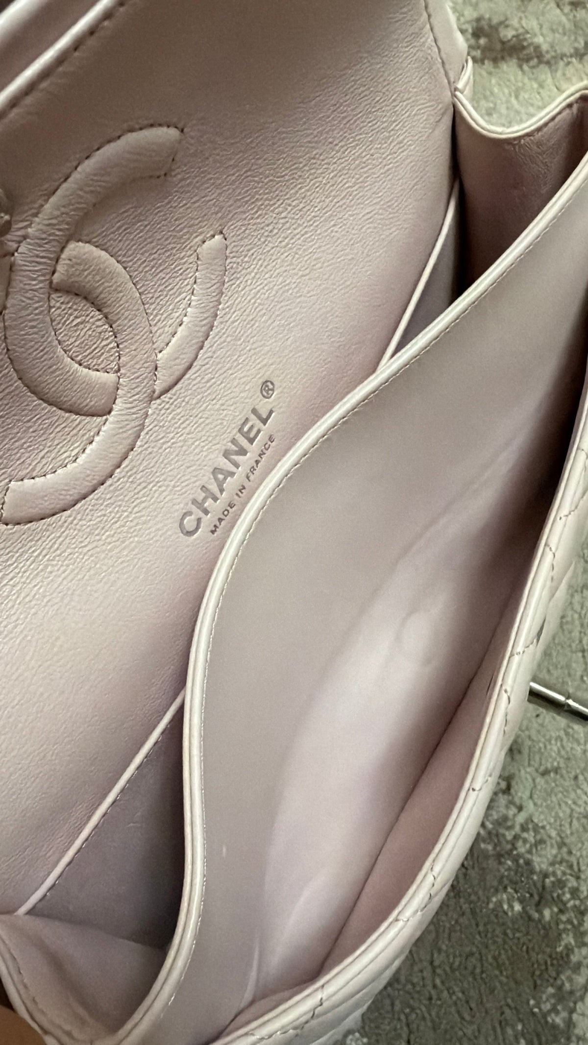 Classic Flap Medium — Rose Pâle Caviar, Silver Hardware — view 8