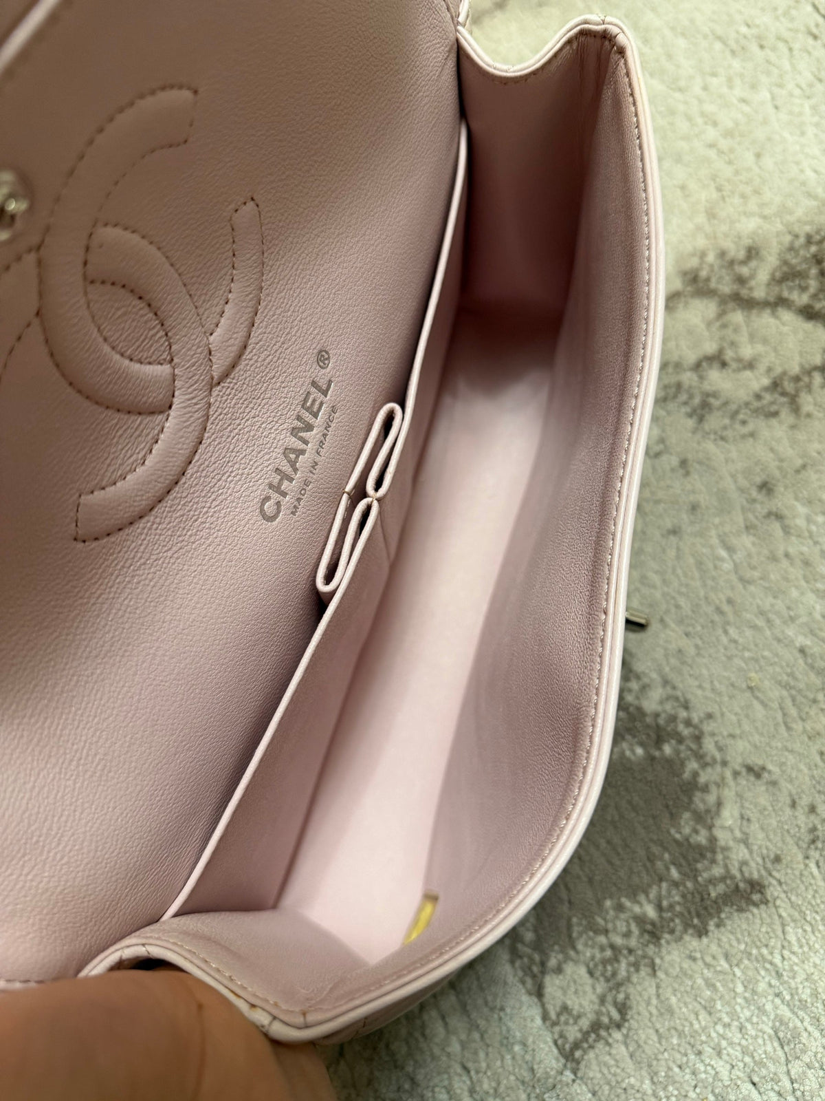Classic Flap Medium — Rose Pâle Caviar, Silver Hardware — view 10