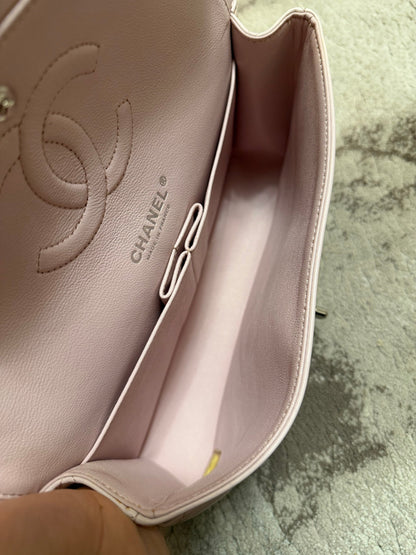 Classic Flap Medium — Rose Pâle Caviar, Silver Hardware — view 10